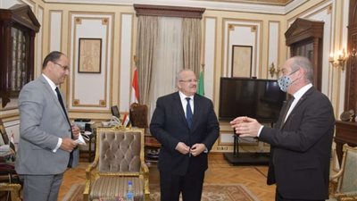 الخشت يلتقي رئيس الوكالة الجامعية الفرانكونية  لدعم سبل التعاون