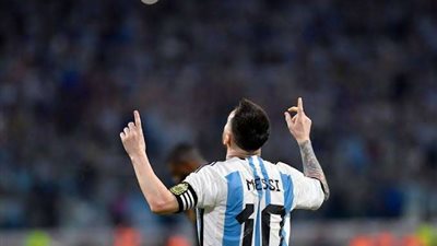 بالمساهمات التهديفية.. ميسي يتخطى رونالدو على المستوى الدولي