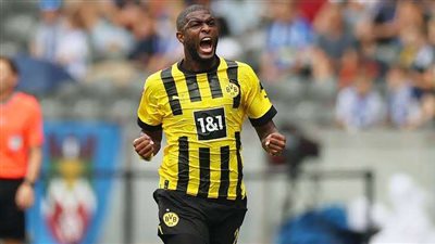 خاص.. مصدر يؤكد اقتراب الأهلي من التعاقد مع لاعب بوروسيا دورتموند الألماني