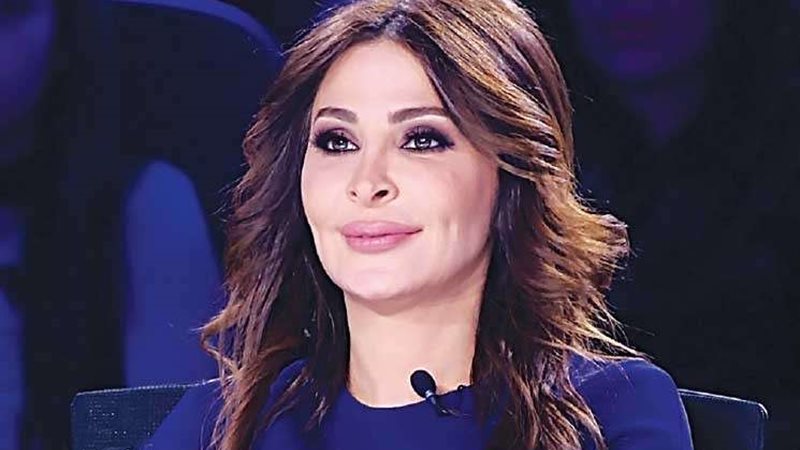 الفنانة إليسا