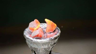 ما السبب وراء مد حظر الشيشة؟.. رئيس جمعية مكافحة التدخين يجيب