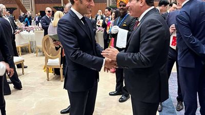 الرئيس السيسي يعقد لقاءً جانبيًا مع نظيره الفرنسي بقمة مجموعة العشرين بالهند