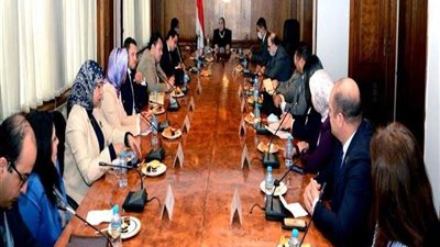 وزيرة الصناعة تلتقي أعضاء تنسيقية شباب الأحزاب لبحث تعزيز الاستثمار