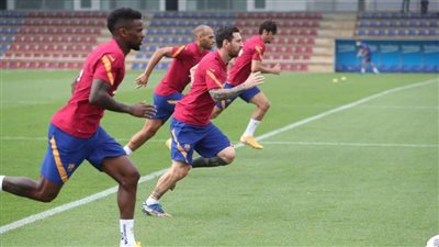 لاعب برشلونة يكشف عن حديثه لميسي في حال طلب رأيه