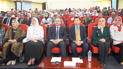 وزير الشباب والرياضة يُكرم الفائزين في 