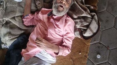 إنقاذ مسن مشرد في حالة حرجة ونقله لمؤسسة 