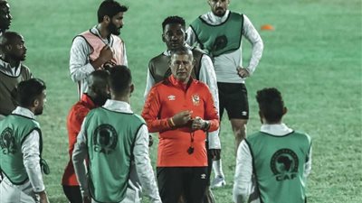 الأهلي يواصل التحضير للترجي بمواجهة الشرق للتأمين اليوم