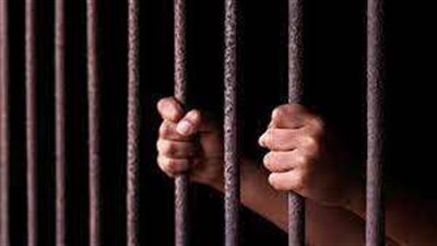 «اختلفا علي العشاء».. حبس المتهم بإشعال النيران في زوجته بمصر القديمة