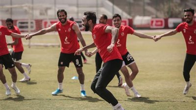 نجم الأهلي يتعرض لحادث سير