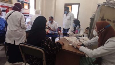الكشف على ٦٨٣ مريض خلال قافلة طبية متعددة التخصصات في حوش عيسى