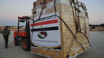 تنفيذًا لتوجيهات الرئيس السيسي.. مصر ترسل مساعدات إنسانية للشعب الليبي الشقيق