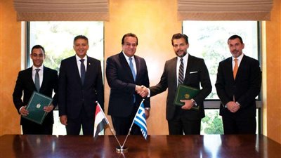 الصحة: توقيع بروتوكول مع مجموعة أثينا للاستثمار في القطاع الطبي بمصر