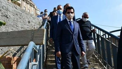 وزير الرياضة يتفقد أعمال التطوير الشاملة بنادي الصحفيين