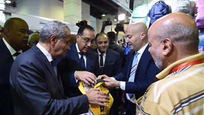 رئيس الوزراء: تخفيضات تصل إلى 50% فى معارض «أهلا مدارس»