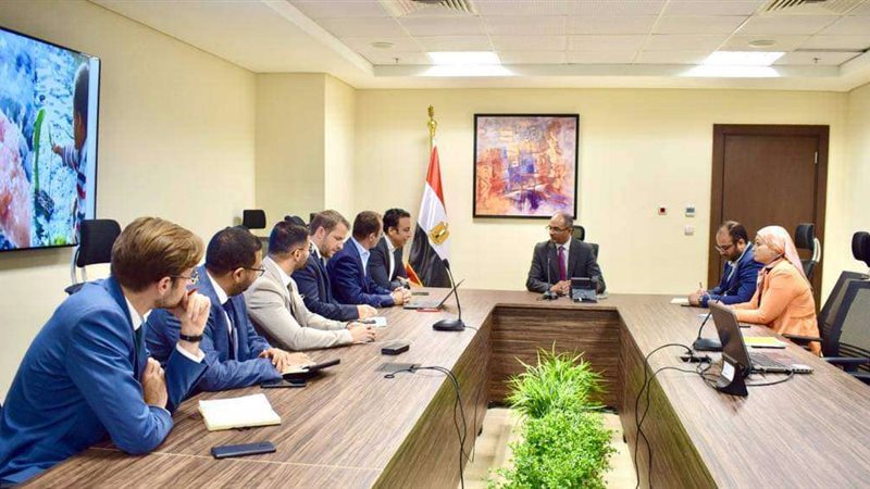 أثناء الاجتماع