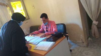 إحالة ٦٨ من العاملين بالمصالح الخدميه بمركز شبراخيت للتحقيق