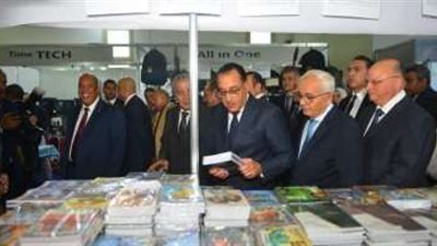 لليوم الثاني.. طلاب يتوافدون على معرض 