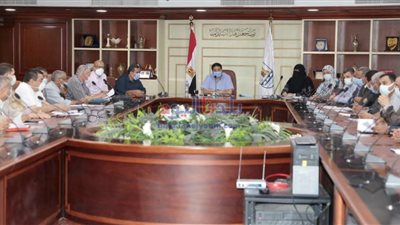 نائب محافظ بني سويف يعقد اجتماعا بشأن منظومة حصر أراضي ومنشآت الدولة