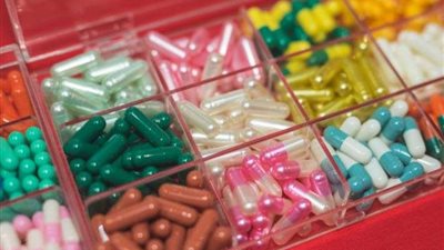 نقص الجيلاتين ينذر بكارثة.. برلمانية: يؤثر على كمية الأدوية المنتجة ..وصاحب مصنع: نواجه صعوبات في توفير المادة الخام