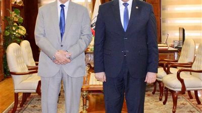 المستشار حافظ عباس يلتقي برئيس منظومة الشكاوى الحكومية الموحدة بمجلس الوزراء