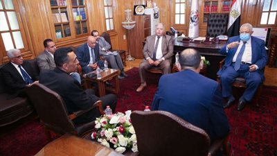 نقيب المحامين يستقبل وفد العشائر الفلسطينية في قطاع غزة