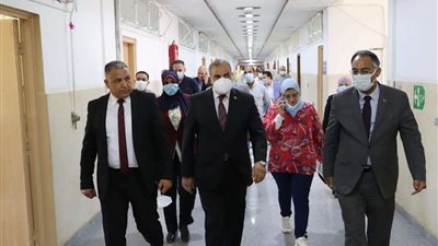 رئيس جامعة الأزهر يتفقد كلية طب البنات للوقوف على سير  امتحانات الدراسات العليا