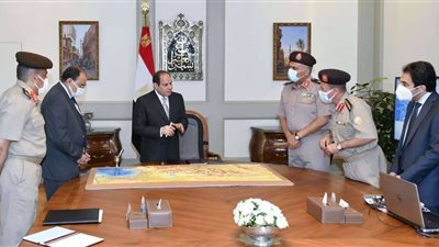 الرئيس السيسي يتابع الموقف الإنشائي والهندسي لعدد من المشروعات