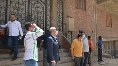 محافظة القليوبية يشهد إزالة 3 أدوار بمبنى مخالف بالخانكة