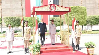 الفريق أول محمد زكي يلتقي وزير دفاع المجر