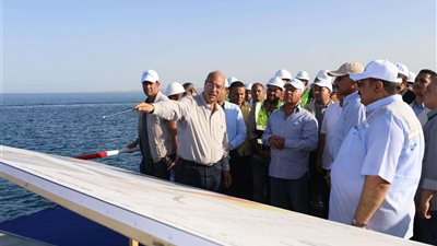 وزير النقل يتفقد أعمال إنشاء محطة متعددة الأغراض بميناء سفاجا