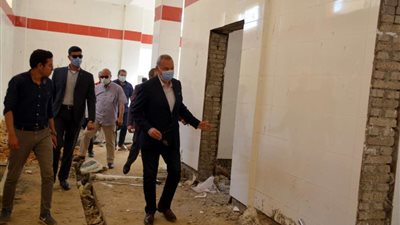 محافظ القليوبيه يتفقد مشروعات مدينتي شبرا الخيمة والخصوص