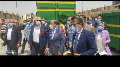 وزير التنمية المحلية يتفقد المحطة الوسيطة بناصر شمال بني سويف.. صور