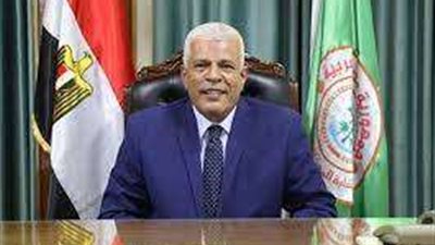 نقيب الزراعيين: نضم ما يقرب من 12 ألف خريج من كليات الزراعة بالنقابة.. فيدو