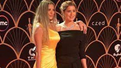 عائشة بن أحمد تشارك جمهورها صورة تجمعها مع ريم مصطفي