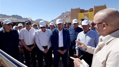 مدبولي يتفقد مشروع إسكان منطقة الزيتونة بسانت كاترين