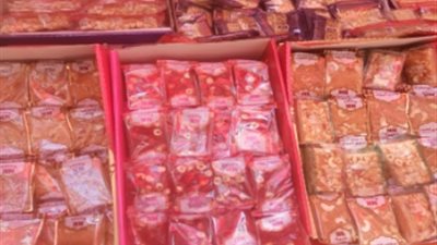 ضبط مخزن بدون ترخيص بداخله كميات كبيرة من حلوى المولد مجهولة المصدر بالساحل