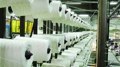 النقابة العامة للغزل والنسيج تشيد بدور الرئيس السيسي في إحياء الصناعة