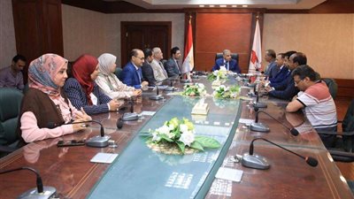 محافظ سوهاج يشهد ختام اجتماعات اللجنة التنفيذية للمشروعات الخضراء الذكية