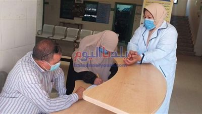 إحالة ٣٠ موظفاً بالوحدات الصحية بمركز ومدينة شبراخيت للتحقيق