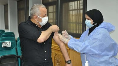 استمرار حملة التطعيم بلقاح كورونا في جامعة حلوان
