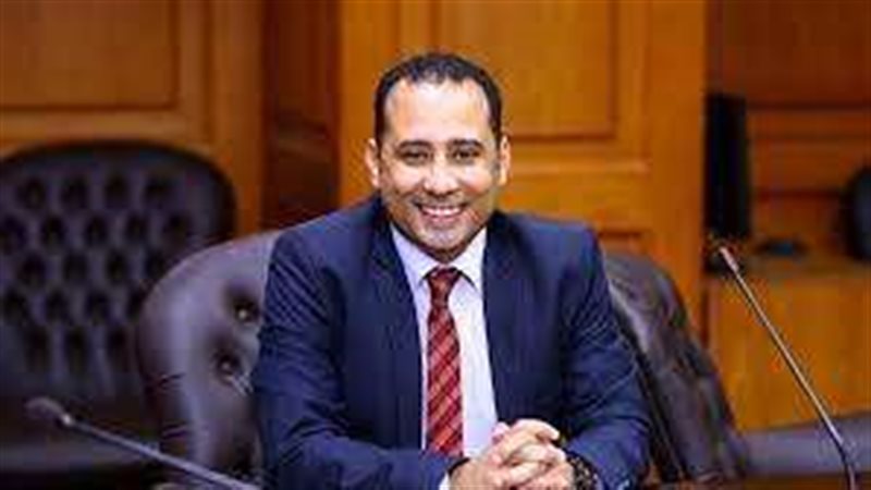 الكاتب الصحفي زكى