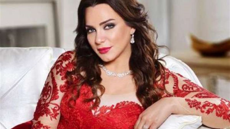 الفنانة سلاف فواخرجي