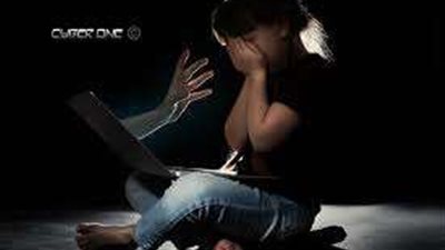 كارثة حقيقية.. عمليات الترويج للاحتيال الإجرامي واستغلال الفتيات عبر الإنترنت