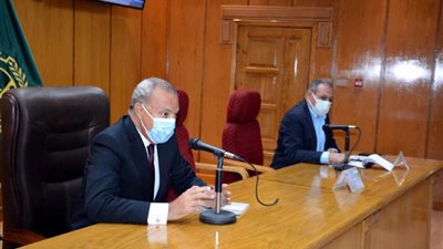 محافظ القليوبية يتابع تنفيذ مشروعات 