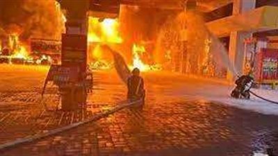 جهود قوات الحماية المدنية.. السيطرة على حريق سيارة مواد بترولية داخل بنزينة بمدينة نصر