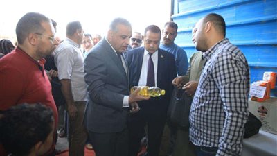 محافظ سوهاج يفتتح معرض 