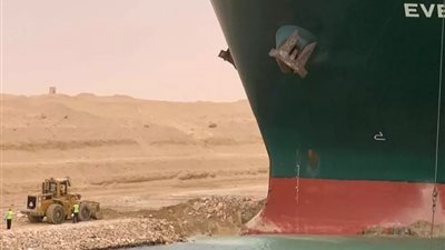 مفاوضات بين نادي المتحدة للتعويض و هيئة قناة السويس من أجل أنهاء أزمة السفينة 