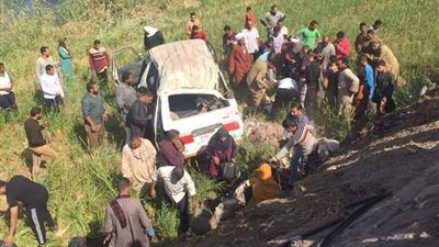 أصابة  4 أشخاص اثر حادث تصادم سيارتين بمركز القوصية في أسيوط