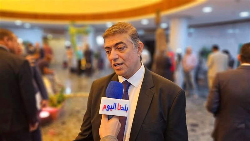 هشام عبدالعزيز