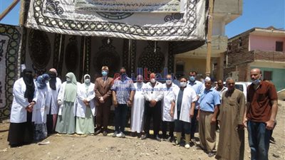 بسبب القوافل التنموية.. أهالي قرية العتوة بقطور يوجهون الشكر لرئيس جامعة طنطا و محافظ الغربية